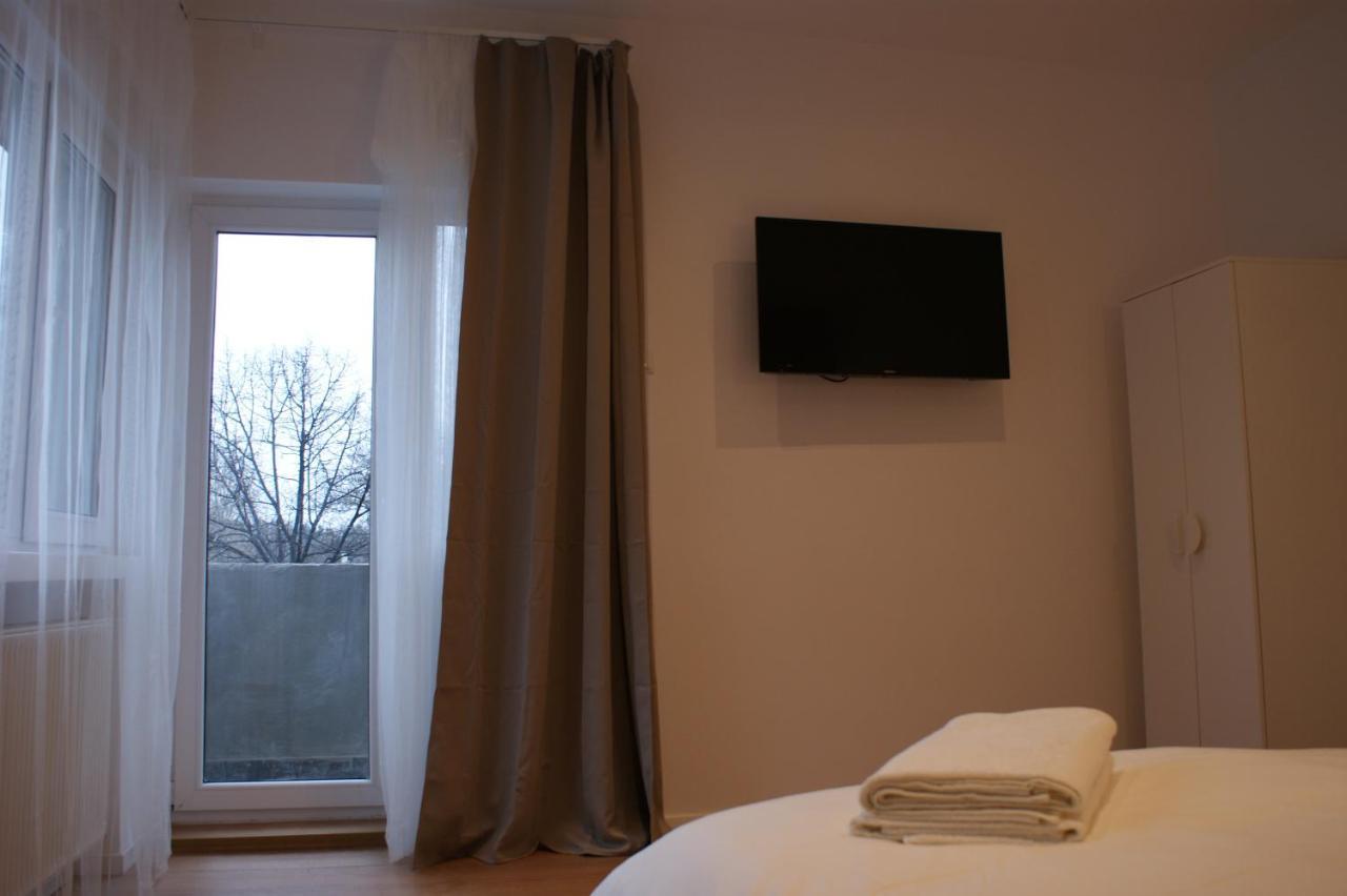 On The River Ultra Central Suites Bucarest Exterior foto