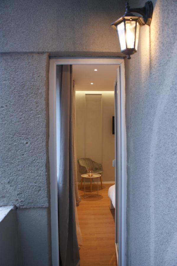 On The River Ultra Central Suites Bucarest Exterior foto