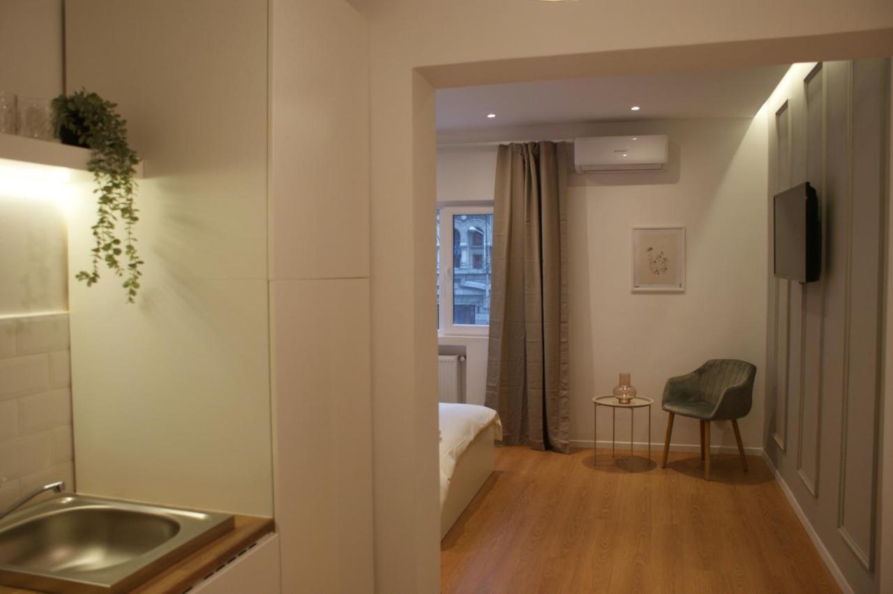 On The River Ultra Central Suites Bucarest Exterior foto