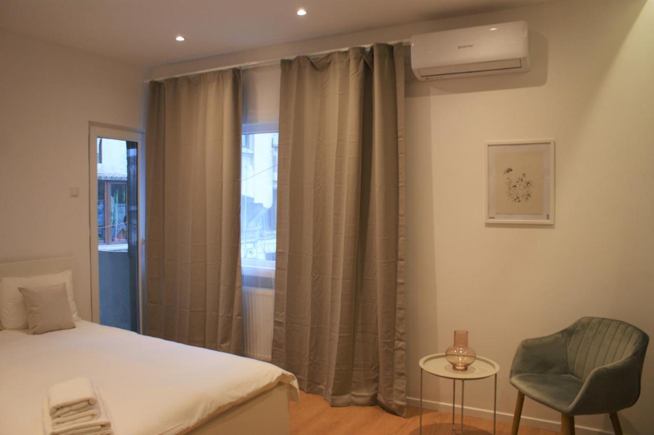 On The River Ultra Central Suites Bucarest Exterior foto