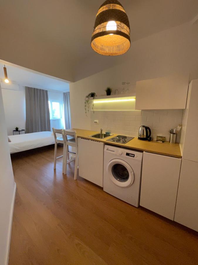 On The River Ultra Central Suites Bucarest Exterior foto