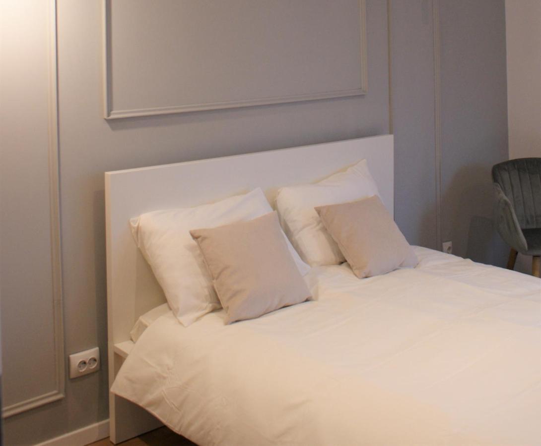 On The River Ultra Central Suites Bucarest Exterior foto