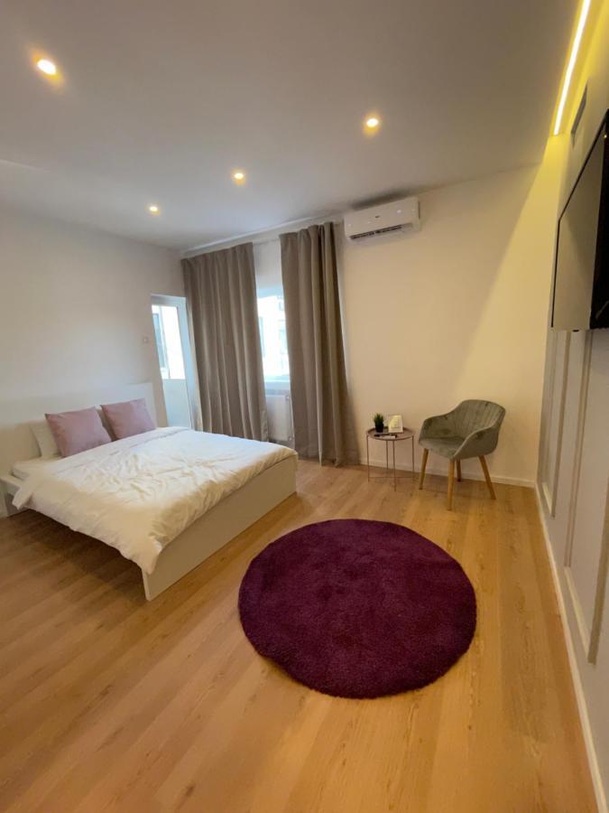 On The River Ultra Central Suites Bucarest Exterior foto